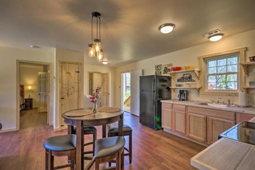 Cozy Bryson City Cabin 5 Miles to Downtown! in Bryson City, USA