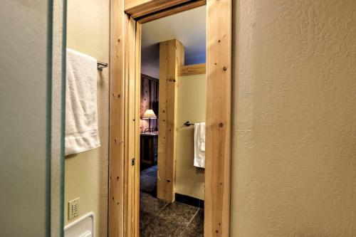 Condo in Northstar Village 7 Miles to Tahoe Vista! - image 5