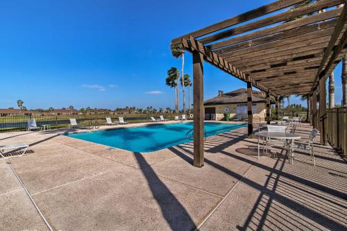Condo on Golf Course - 10 Mi to South Padre Island in Laguna Vista (TX)