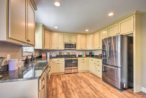 Dahlonega Home with Yard near Hiking and Downtown in Dahlonega, USA