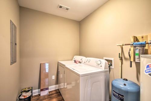 Dahlonega Home w/Yard near Hiking & Downtown - image 5