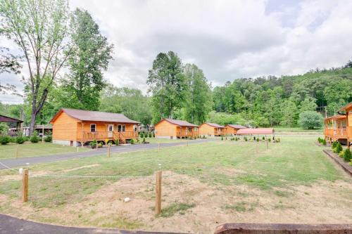 Cozy Bryson City Cabin on Tuck River with Fire Pit!