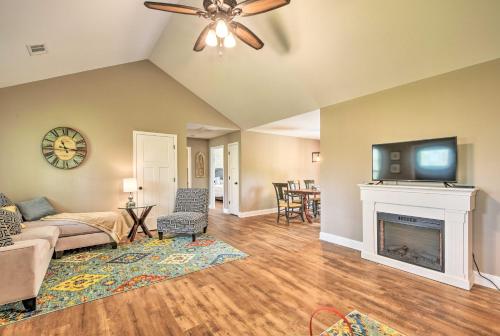 Dahlonega Home with Yard near Hiking and Downtown in Dahlonega, USA