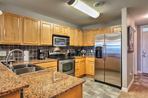 Sevierville Resort Retreat about 2 Mi to Pigeon Forge! in Pigeon Forge, USA