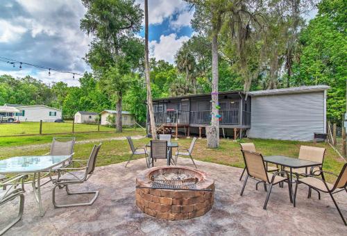 Homosassa House with Fire Pit Less Than 2 Miles to River! in Homosassa, USA