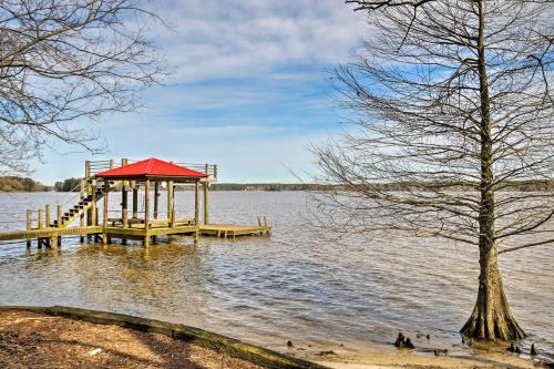 Charming Waterfront Ridgeway Cabin with Dock! - image 3