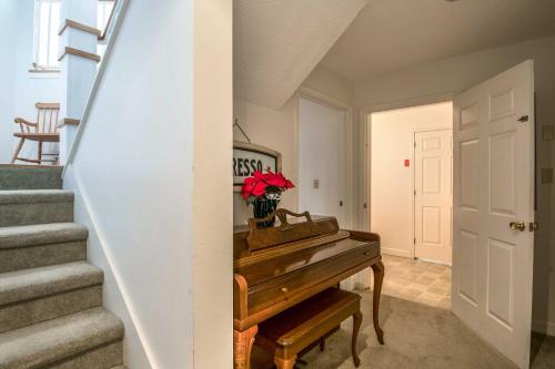 Updated Condo Next to Burke Mountain Bike Trails!