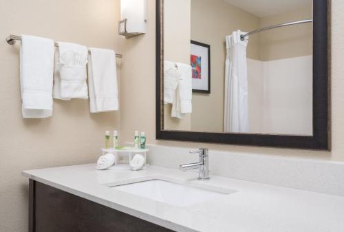 Holiday Inn Express Hotel & Suites Ames, an IHG Hotel