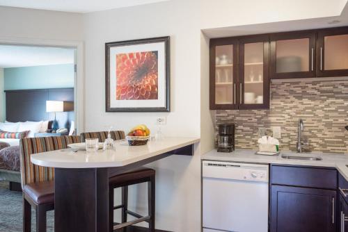 Staybridge Suites WILMINGTON-NEWARK Room Type - Studio Suite