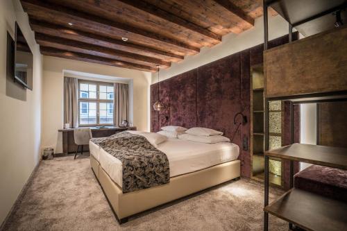 237411989 Hotel Goldener Adler, BW Signature Collection