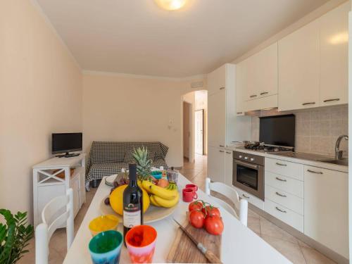 Bright Apartment Near The Beach In Otranto - image 2