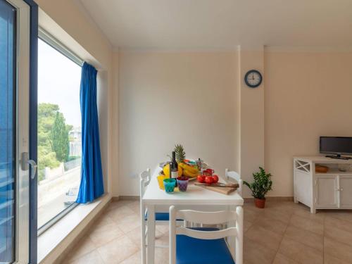 Bright Apartment Near The Beach In Otranto - main image