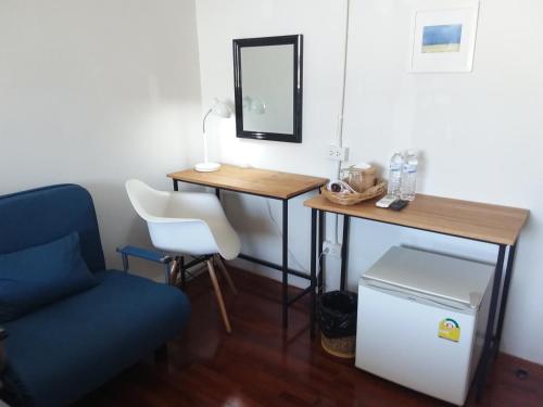 Pingplalee Female House – Bangkok, NY