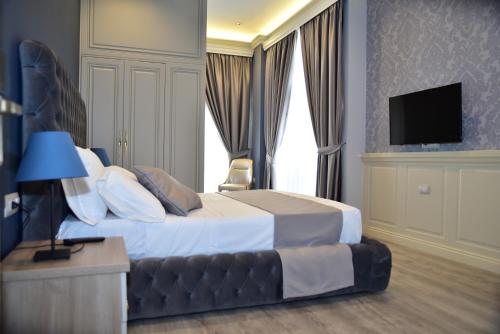 The King Resort in คาชาร์