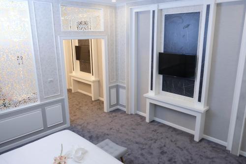 VARIMANTRA HOTEL VARIMANTRA HOTEL