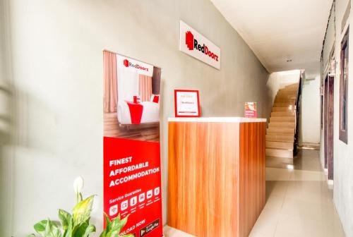 RedDoorz near Graha Cijantung Mall