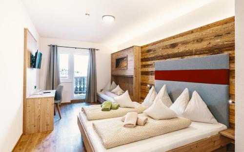 Six-Bedroom Apartment