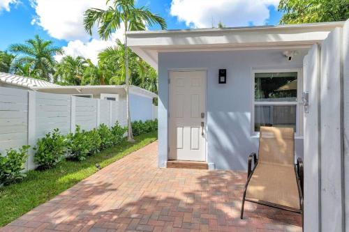 1757 A Relaxing Hideaway 1: 1.5 miles to Beach & Las Olas - image 2
