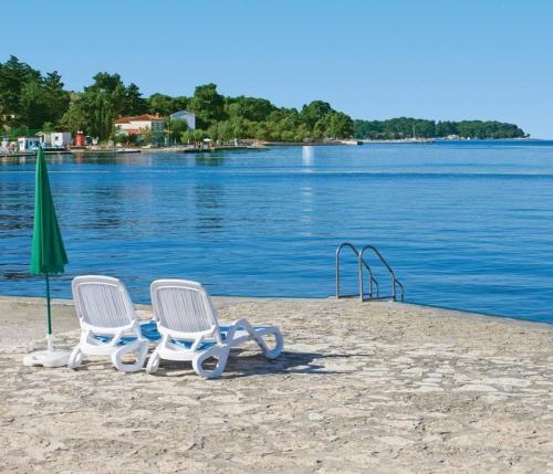 Apartments Sain with garden terrace near the beach