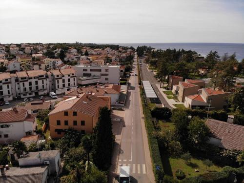 Apartments Sain with garden terrace near the beach