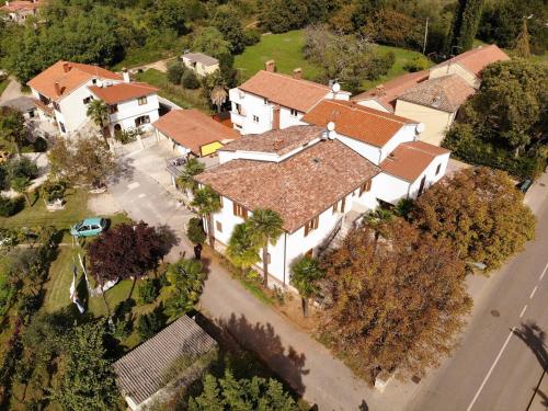 Apartments Sain with garden terrace near the beach