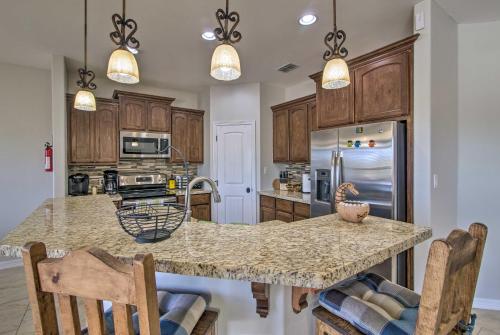 South Padre Paradise w/ Saltwater Pool Near Golf! in Laguna Vista (TX)