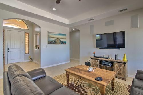 South Padre Paradise w/ Saltwater Pool Near Golf! in Laguna Vista (TX)