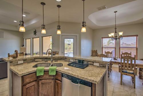 South Padre Paradise w/ Saltwater Pool Near Golf! in Laguna Vista (TX)