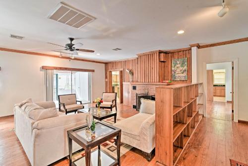 Lakefront Home with Private Pool 13 Mi to Tampa - image 3