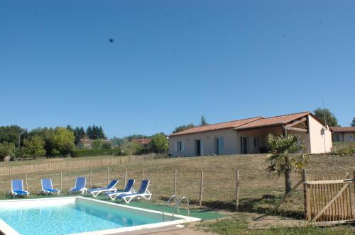 Villa Gites Chambre d hôtes avec piscine Dordogne 2-4-6-8-10 personnes