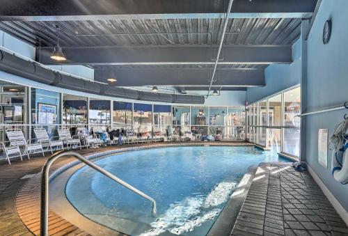 Beachfront Destin Resort Condo Walk to the Beach! - image 8