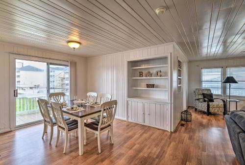 North Myrtle Beach Townhome - Walk to Beach! - main image