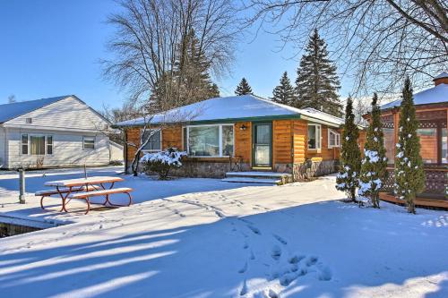 4 Season, Waterfront Houghton Lake House w/ Dock! in Houghton Lake (MI)