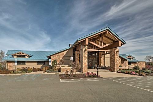 Quaint Home with Fireplace and Arrowhead Lake Amenities - image 5
