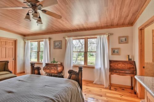 Ranchero Log Cabin on 40-Acre Farm in Sebring!