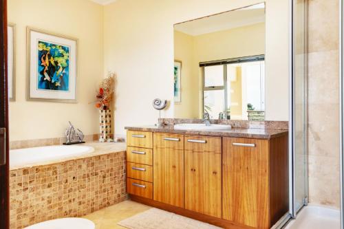 Backup-Powered Camps Bay Beach Condo