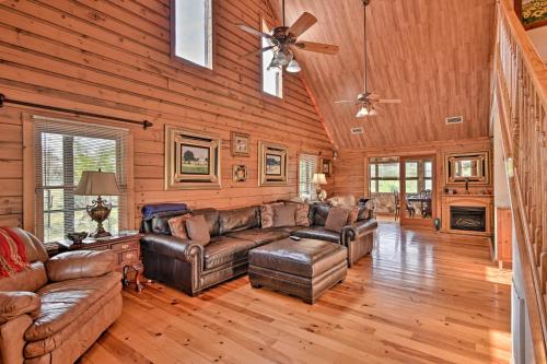 Ranchero Log Cabin on 40-Acre Farm in Sebring! in Sebring, USA