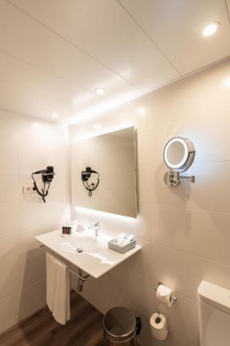 Atenea Rekord Suites - image 8