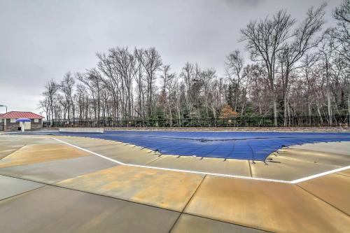 Luxe Townhome with Patio Bus to Bethany Beach - image 7