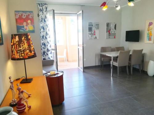 Modern Holiday Apartment With Wi-fi, Air Conditioning And Balcony; Pets Allowed