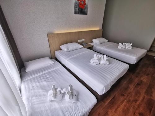 2 twin beds