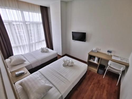 2 twin beds