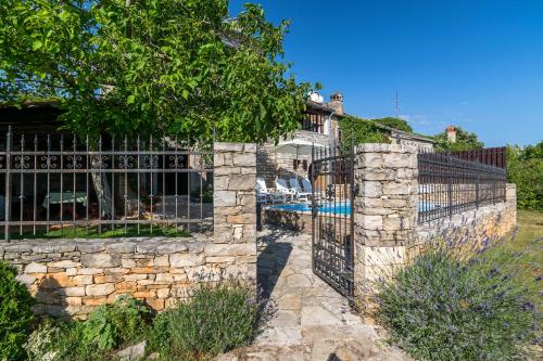 Villa Maria - main image