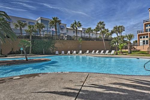 Galveston Getaway with Pool Access Steps from Beach