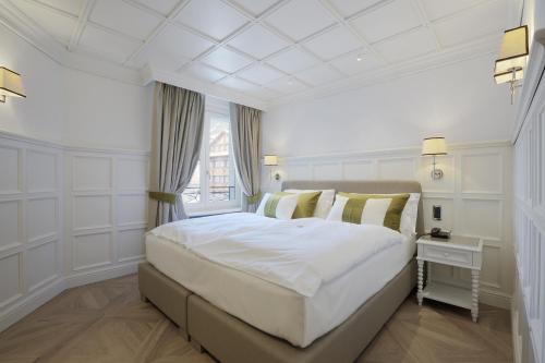 2 twin beds