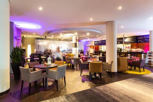 Novotel Düsseldorf City West - image 2