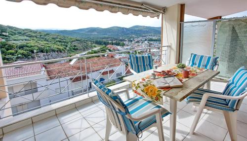  Denny's House - Luxury Apartment in Nea Iraklitsa