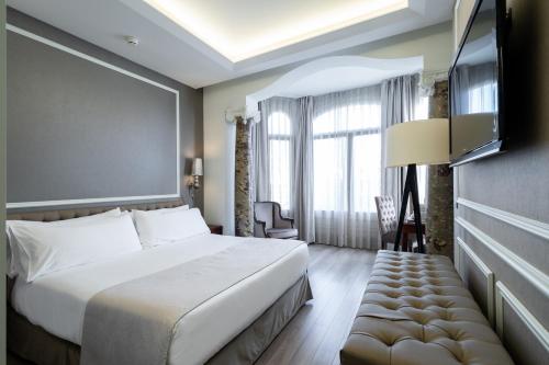 Hotel Catalonia Passeig de Gracia near Plaza Catalunya
