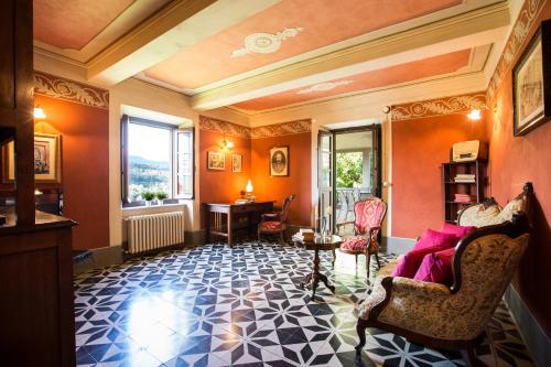 VILLA TURRI - Luxury Country & Padel Resort in Camporgiano