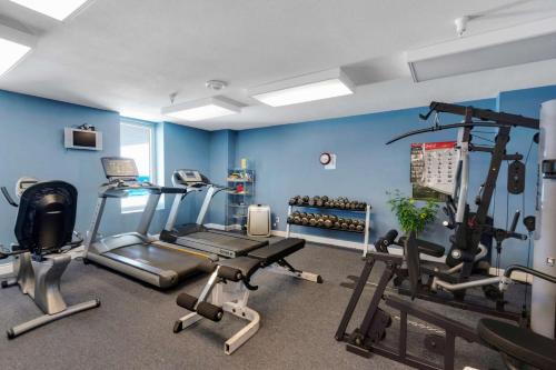 903 Grandview East - image 4
